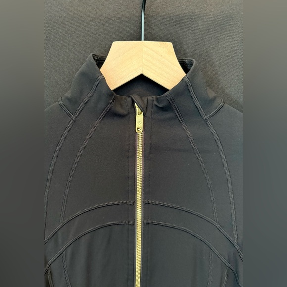 Lululemon Define jacket - Picture 4 of 6